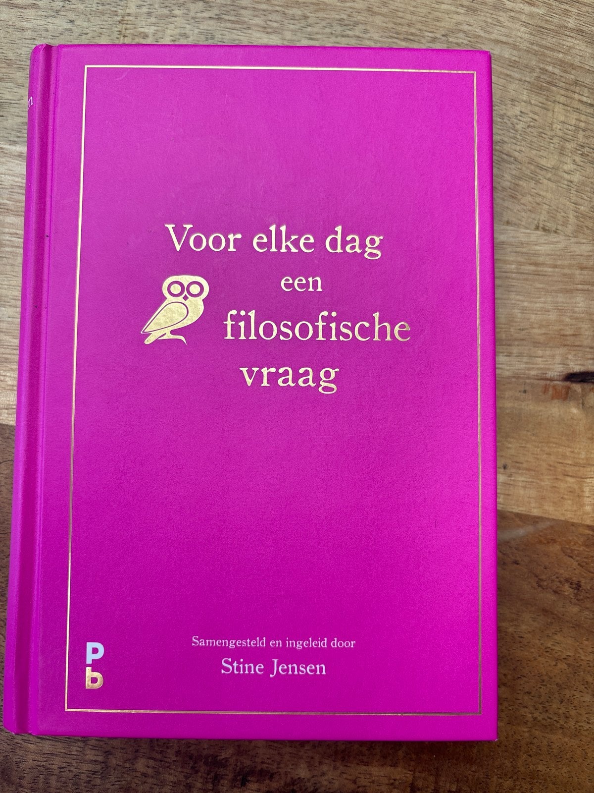 Voor elke dag een filosofische vraag - Stine Jensen, Ophalen of Verzenden, Zo goed als nieuw, Wijsbegeerte of Ethiek
