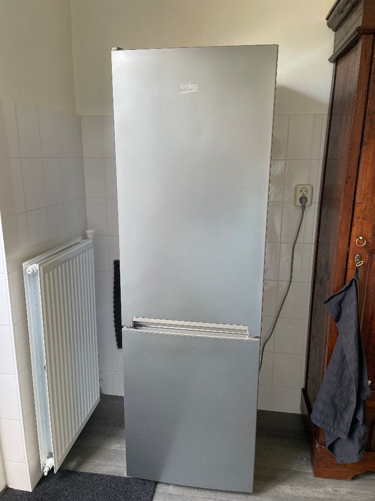 Koel Vries combinatie BEKO, Ophalen, 150 tot 200 liter, Met aparte vriezer, 160 cm of meer