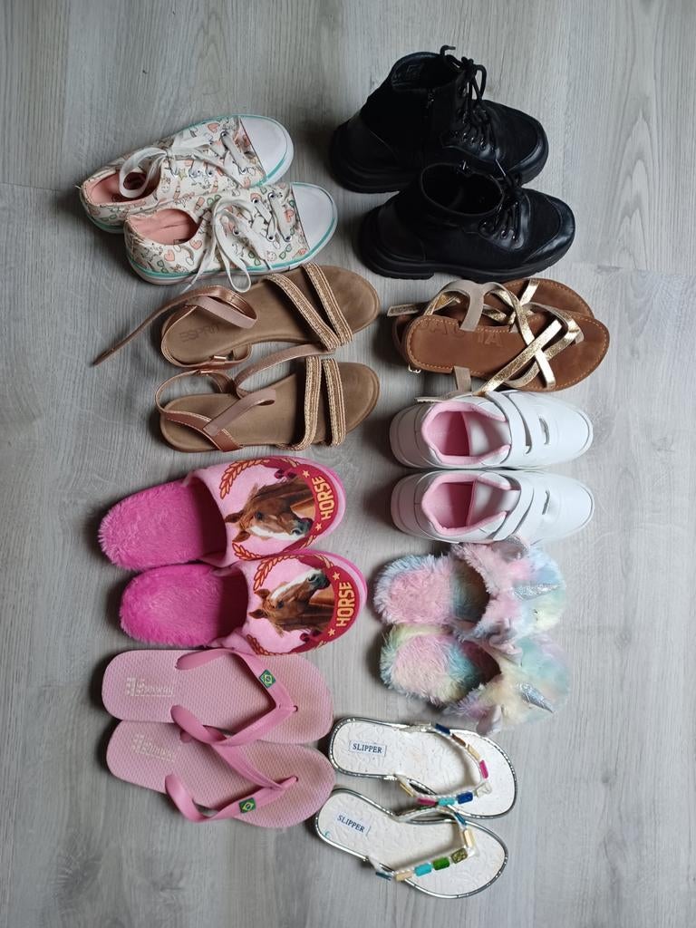 Meiden slippers, sandalen, sloffen, enkellaarzen, gymschoen., Ophalen of Verzenden, Meisje, Overige typen