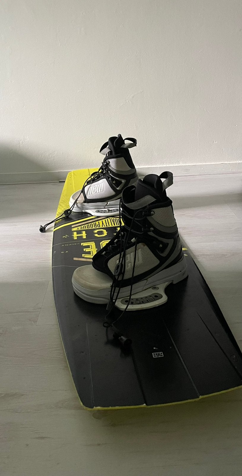 Wakeboardset inc. helm en impactvest, Ophalen, Gebruikt, Board