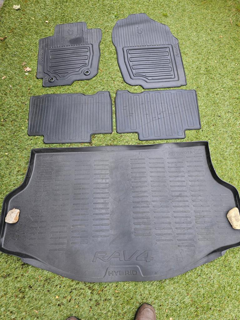 Mattenset Toyota Rav4., Ophalen