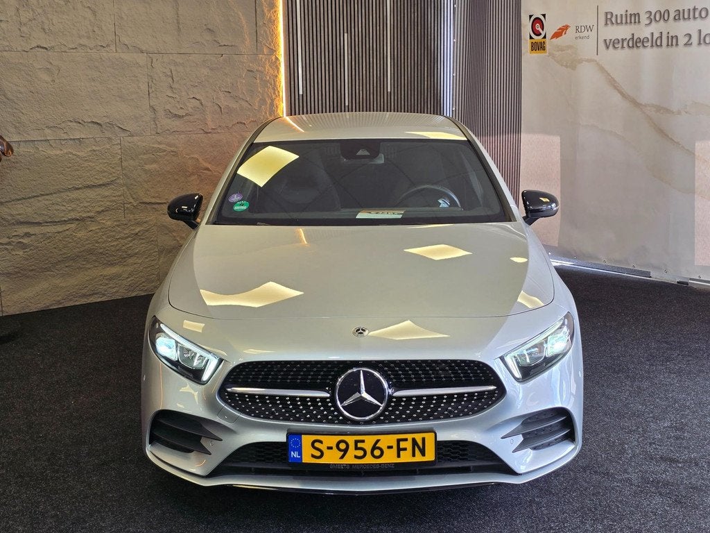 Mercedes-Benz A-klasse 180 AMG Line|GARANTIE|1E EIG|NAP|NAVI, Auto's, Mercedes-Benz, 136 pk, Gebruikt, 4 cilinders, Origineel Nederlands