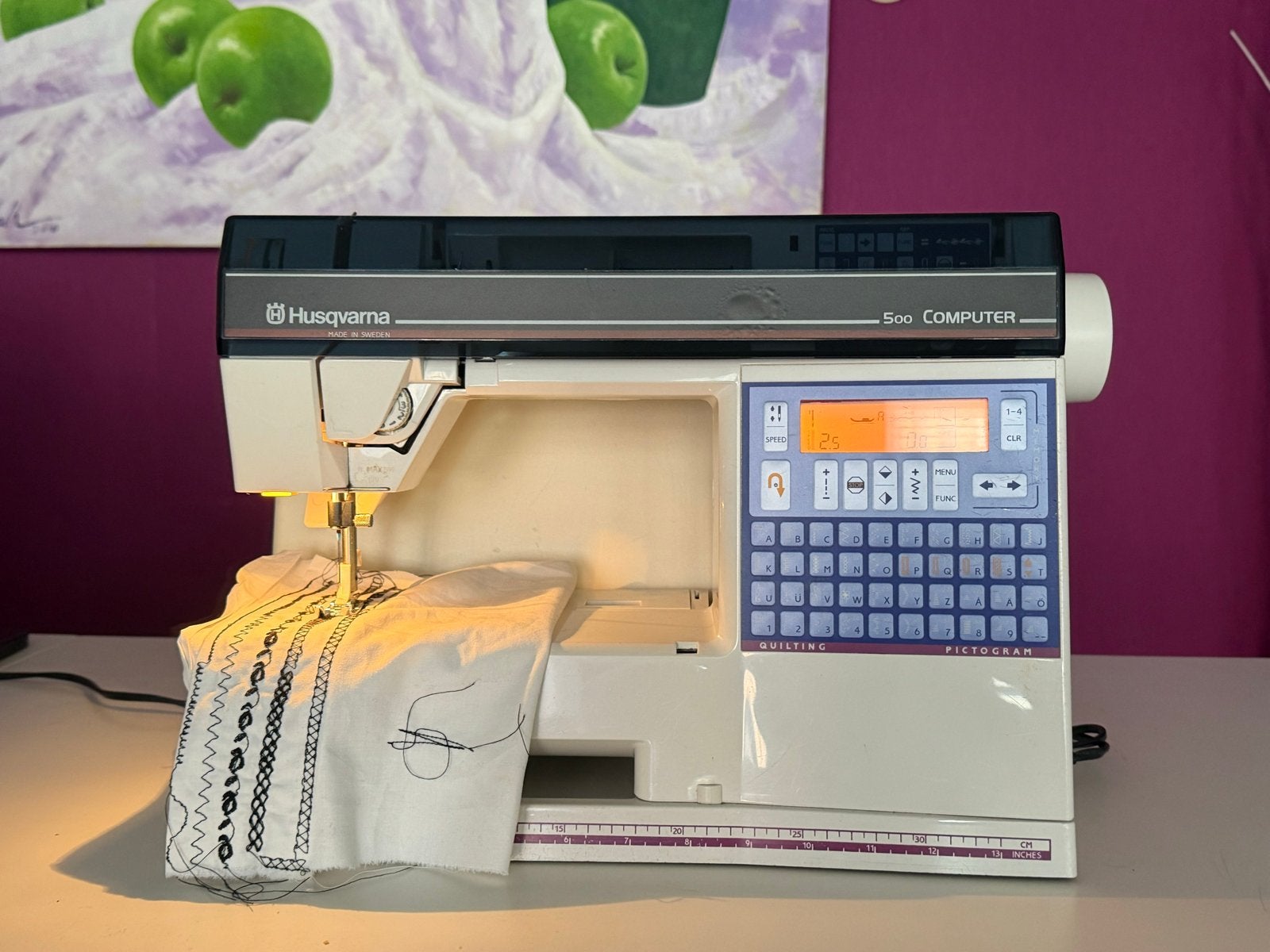 Husqvarna 500 Computer Naaimachine - Zo goed als nieuw, Ophalen of Verzenden, Zo goed als nieuw, Naaimachine, Husqvarna