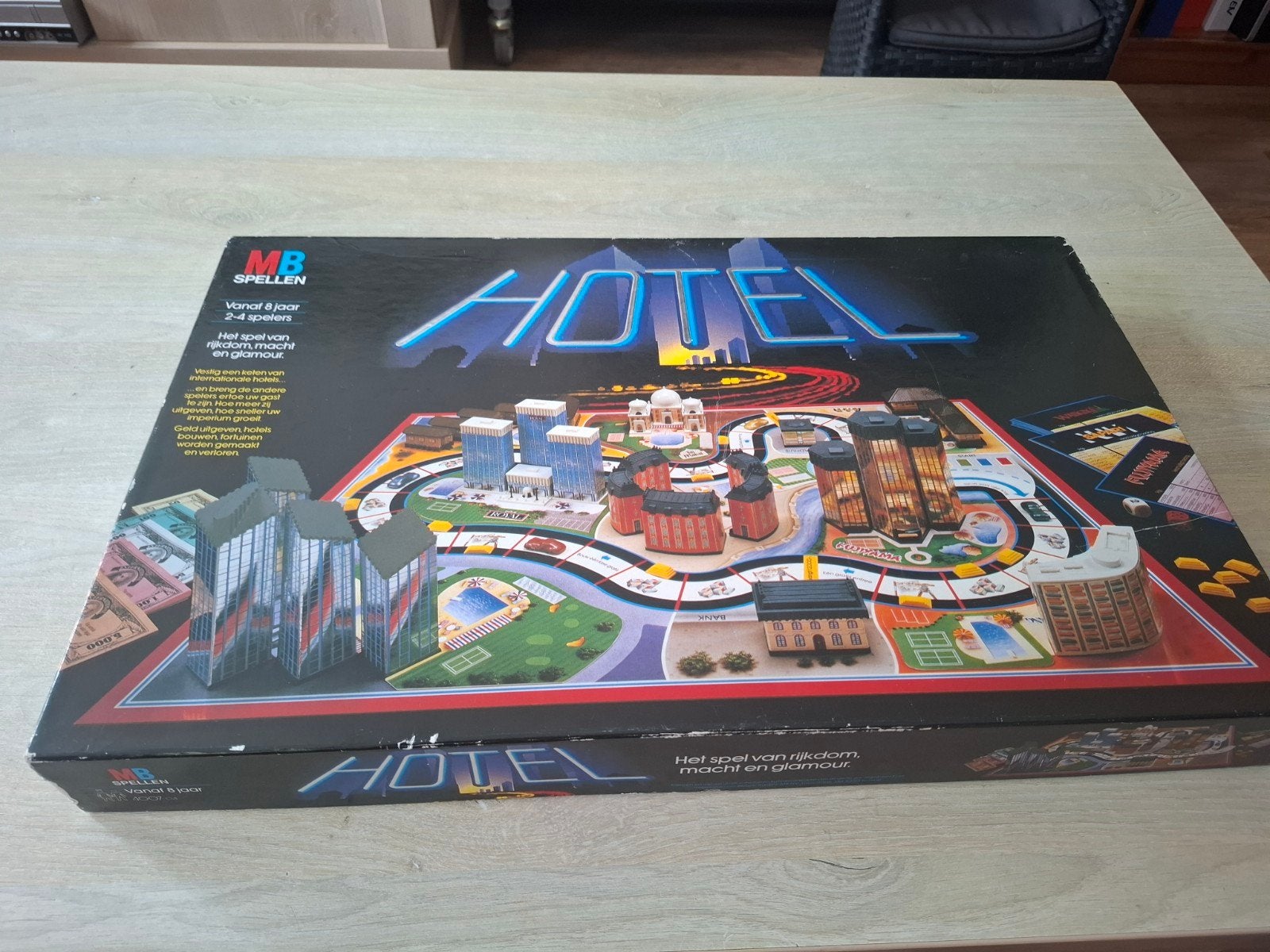 Hotel bordspel - Klassiek vastgoedspel van MB Spellen, Ophalen of Verzenden, Drie of vier spelers, Hasbro, Info@hasbro.nl