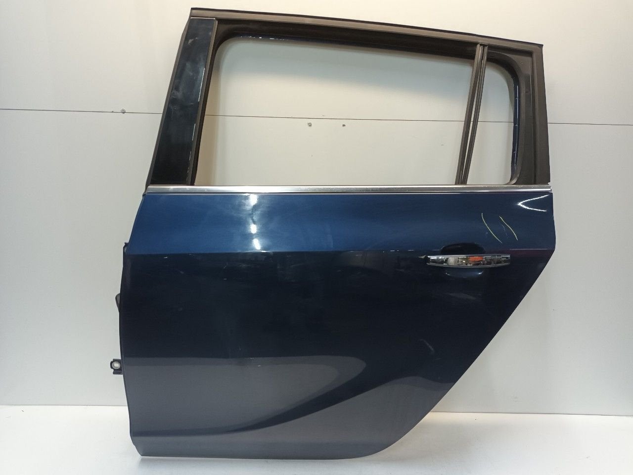 Portier links achter Opel Zafira, Auto-onderdelen, Onderdelen@venauto.nl, Van der Ven Autorecycling B.V., Gebruikt, Ettenseweg 76, 4706 PB Roosendaal, The Netherlands