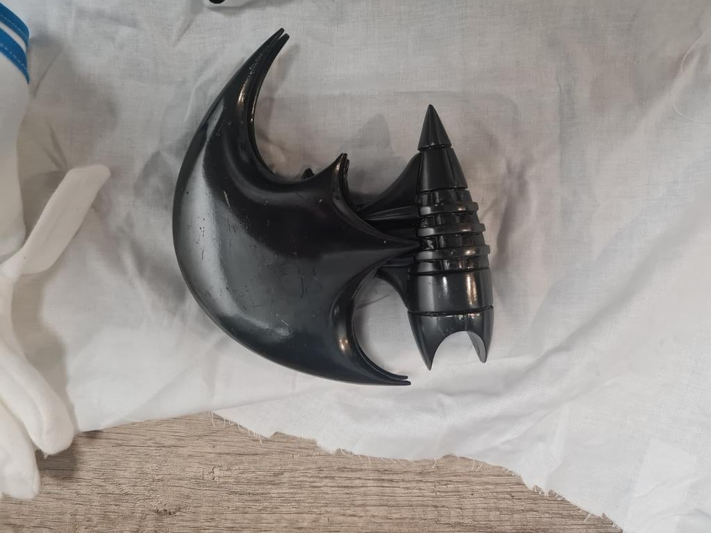 Batman Forever Batarang - Originele Film Prop, Ophalen of Verzenden, Gebruikt, Film, Beeldje, Replica of Model