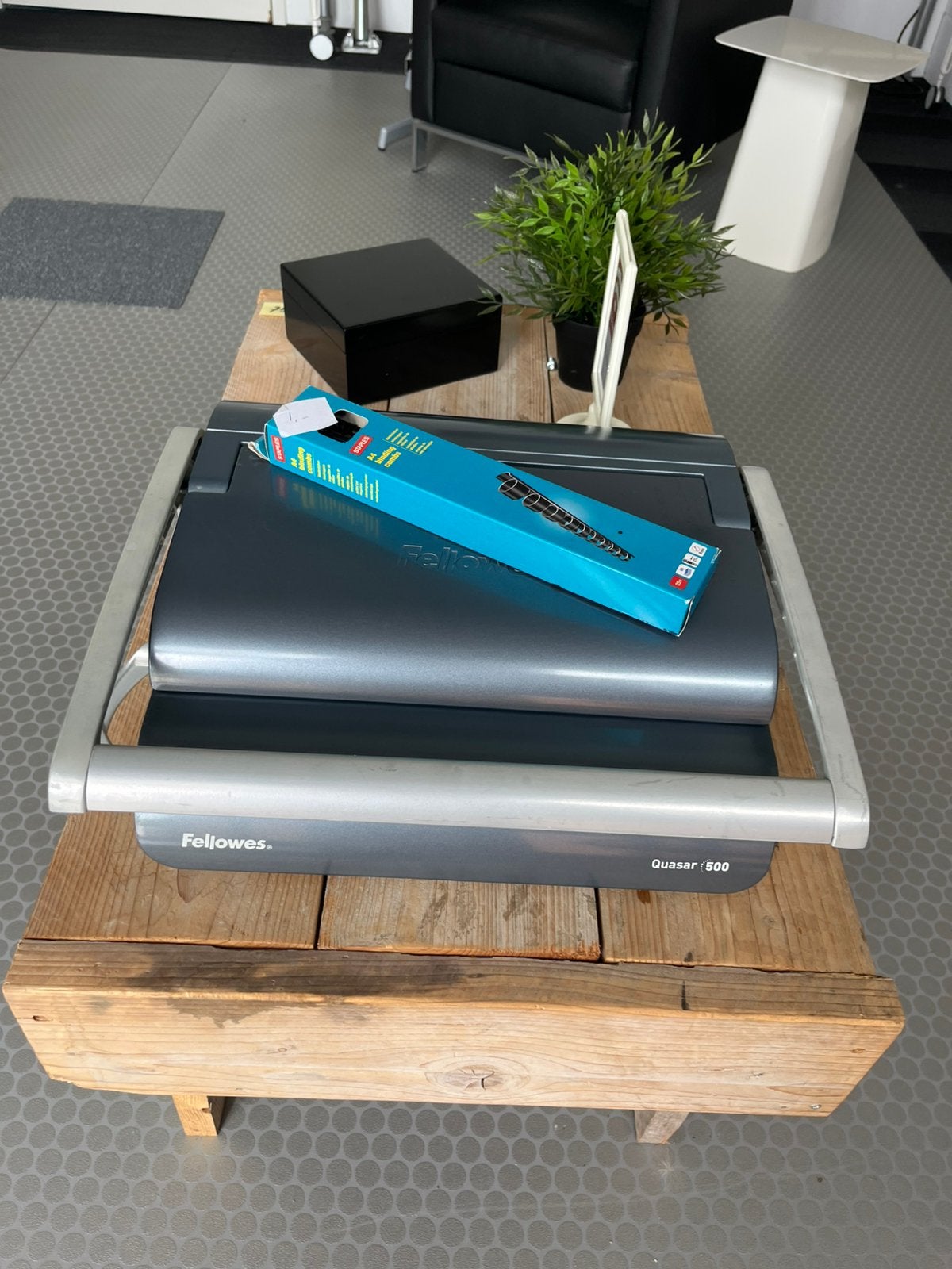 Fellowes quasar 500 inbindmachine + ruggen, Ophalen, Gebruikt, Geen, Fellowes