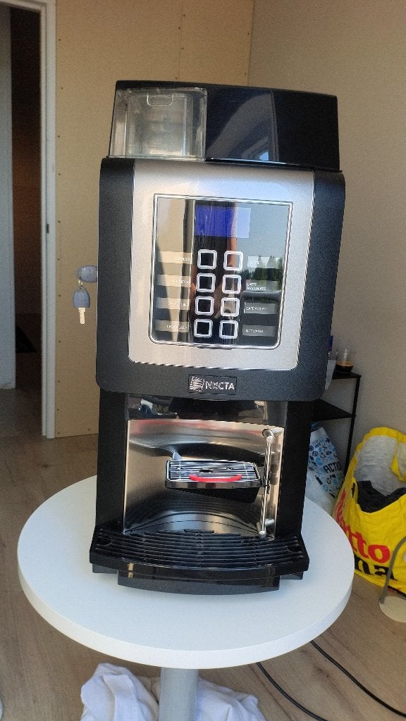 Necta korinto prine, 10 kopjes of meer, Koffiemachine, Zo goed als nieuw, Koffiebonen