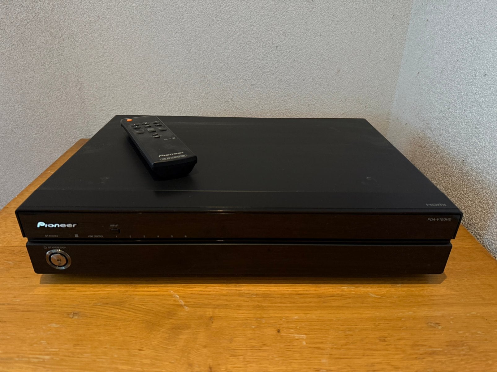 Pioneer PDA-V100HD, Ophalen of Verzenden, Zo goed als nieuw, Met 1 controller, Original