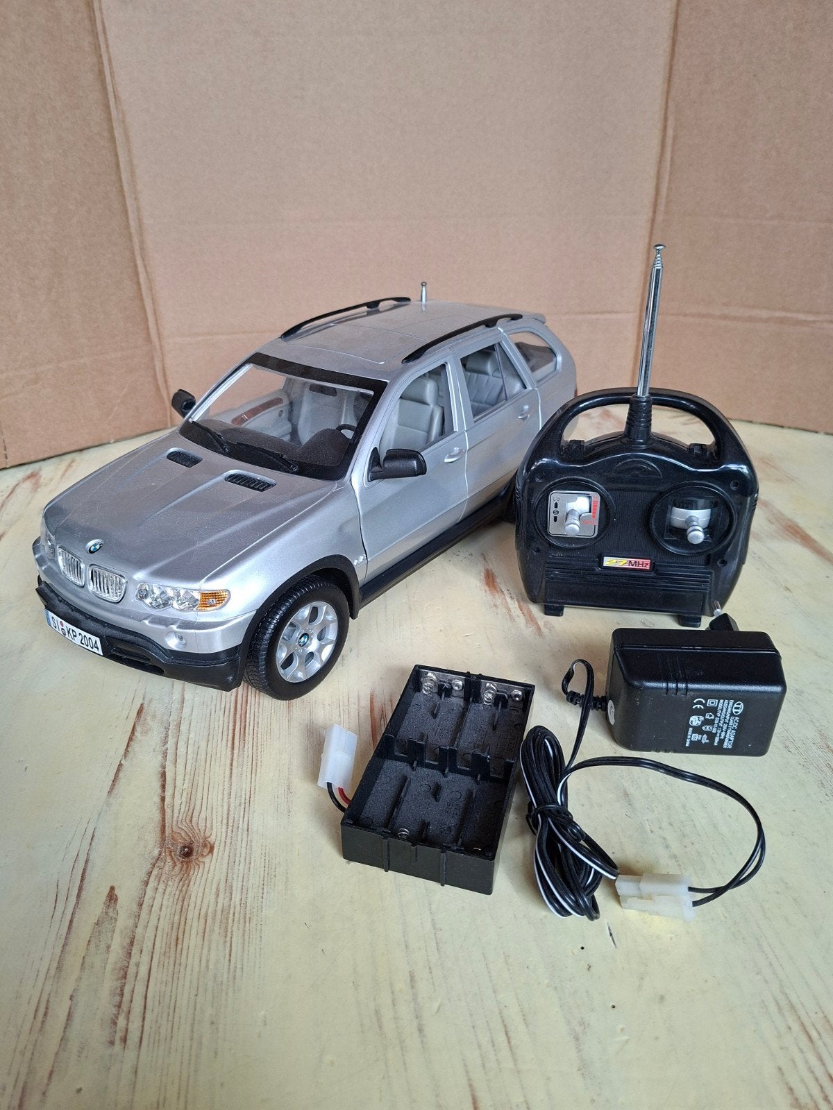 RC BMW X5 (1:12) - Zilverkleurig met afstandsbediening, Gebruikt, Auto offroad, RTR (Ready to Run), Overige schalen