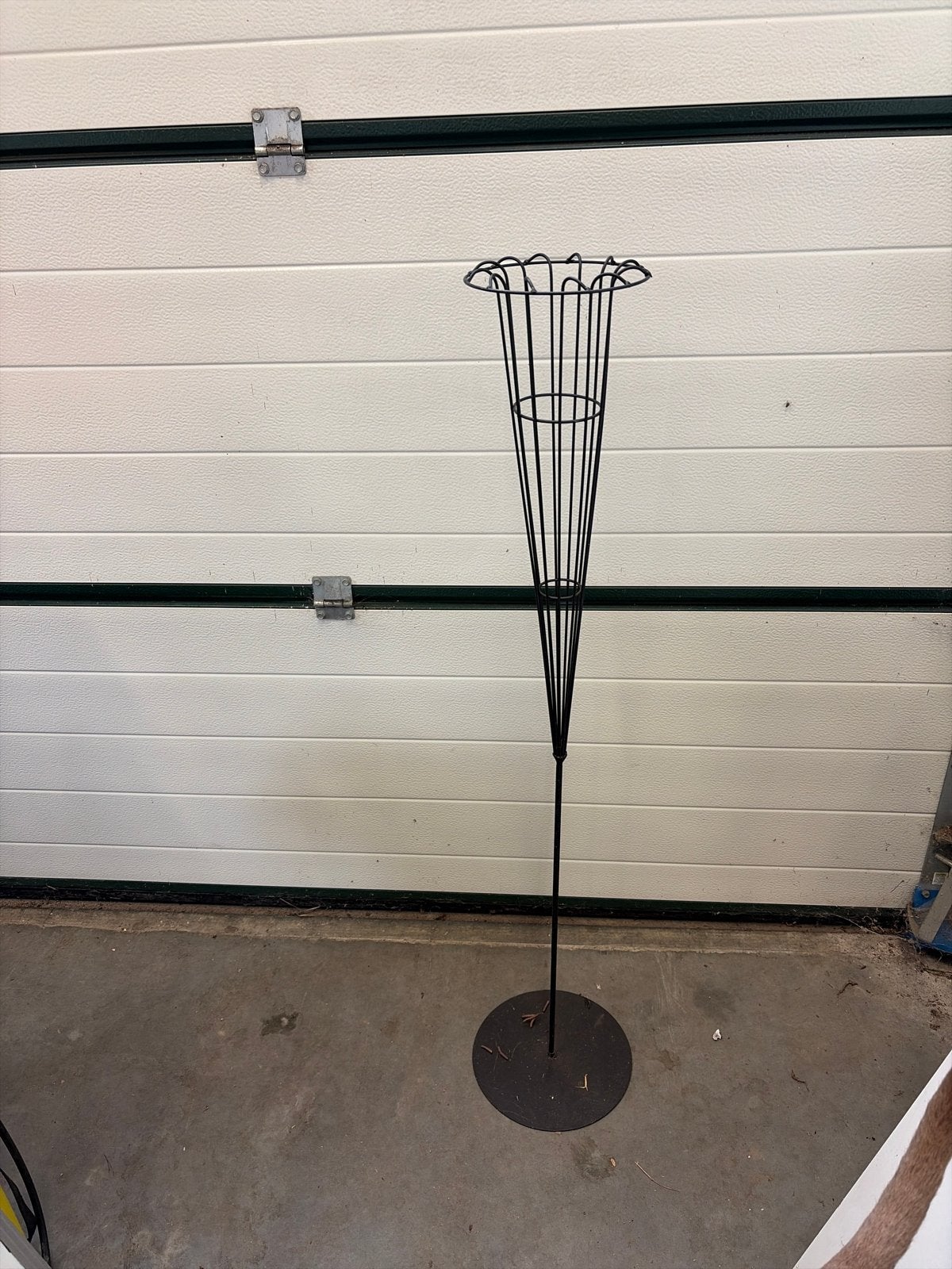 Decoratieve metalen bloemenstandaard - 1.20m hoog (6 stuks), Ophalen of Verzenden, Gebruikt