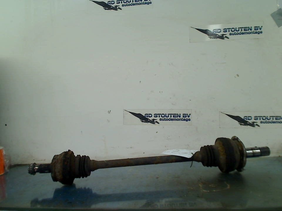 Aandrijfas Links Achter Mercedes-Benz C (W204) (2008-12/..), Gebruikt, Mercedes-Benz AG, Mercedes-Benz, Mercedesstraße 120, Stuttgart 70372, , Duitsland
