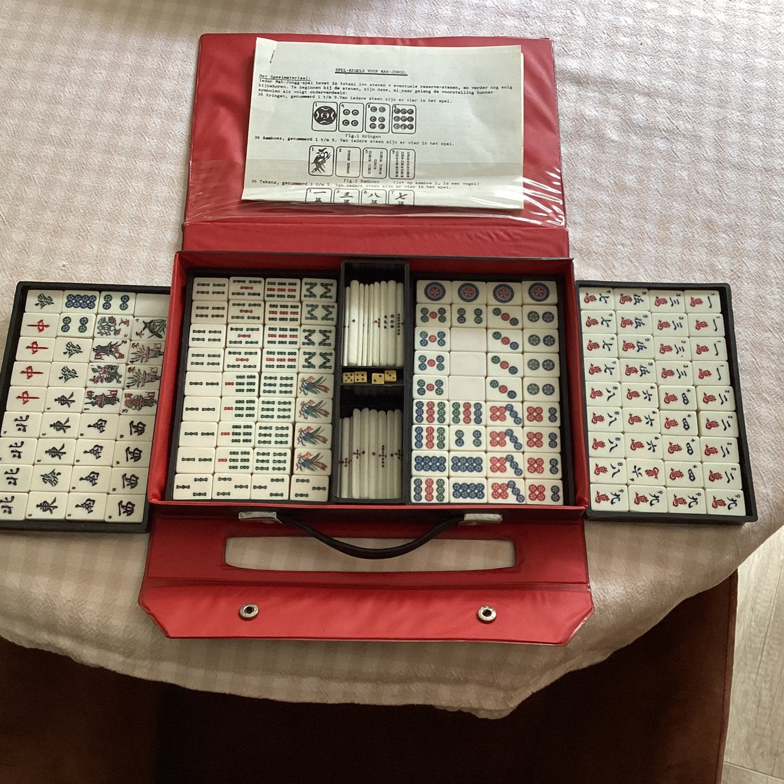 Mahjong  spel in koffer met handleiding Nederlands, Ophalen, Zo goed als nieuw