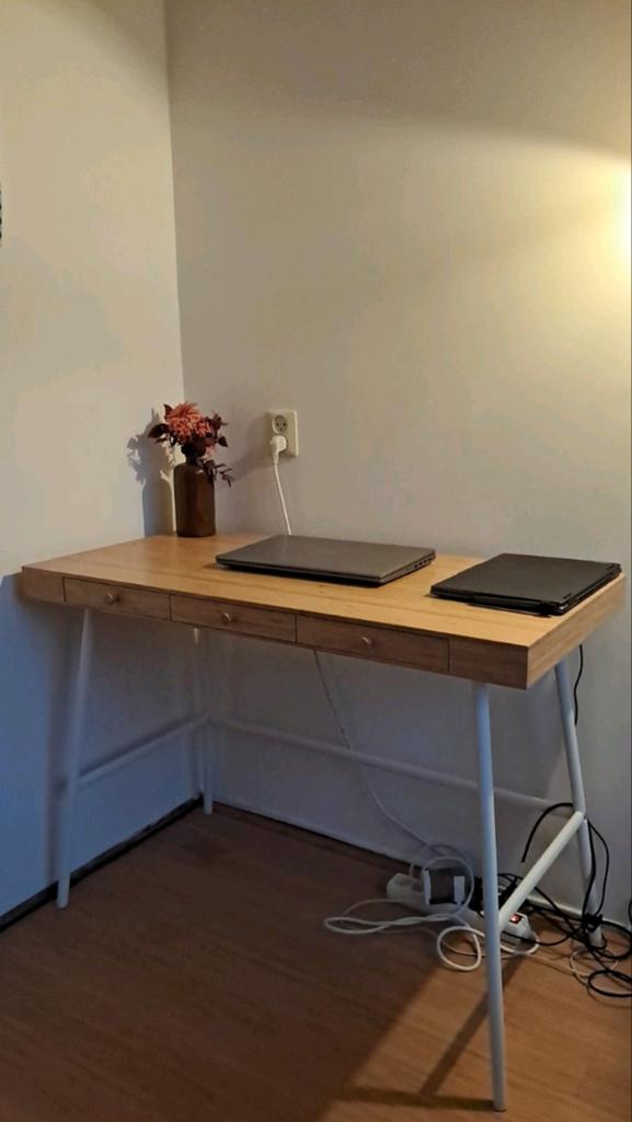 IKEA LILLÅSEN bamboo wood and white legs, Huis en Inrichting, Bureaus, Ophalen, 96 cm, Scandinavisch, Hout