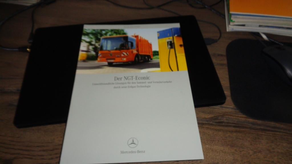 Folder VUILNISWAGEN  ,  Mercedes NGT - ECONIC  ,  12-2002, Verzenden, Nieuw, Mercedes