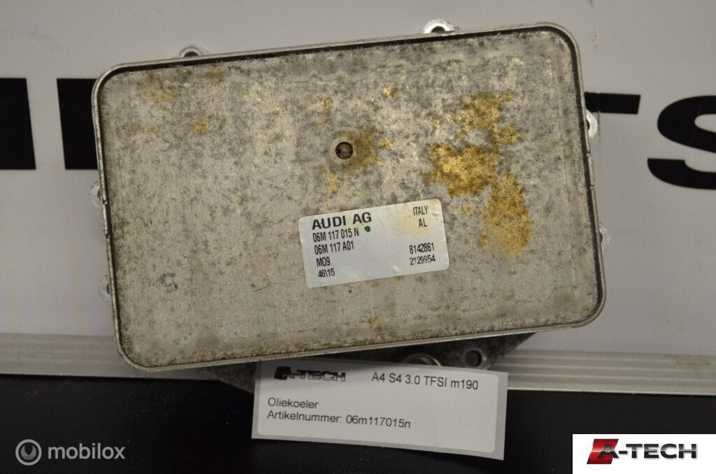 Oliekoeler Audi A4  B9 2.9 TFSI RS4 15-'18) 06m117015n, Audi, Gebruikt, Audi, Ophalen of Verzenden