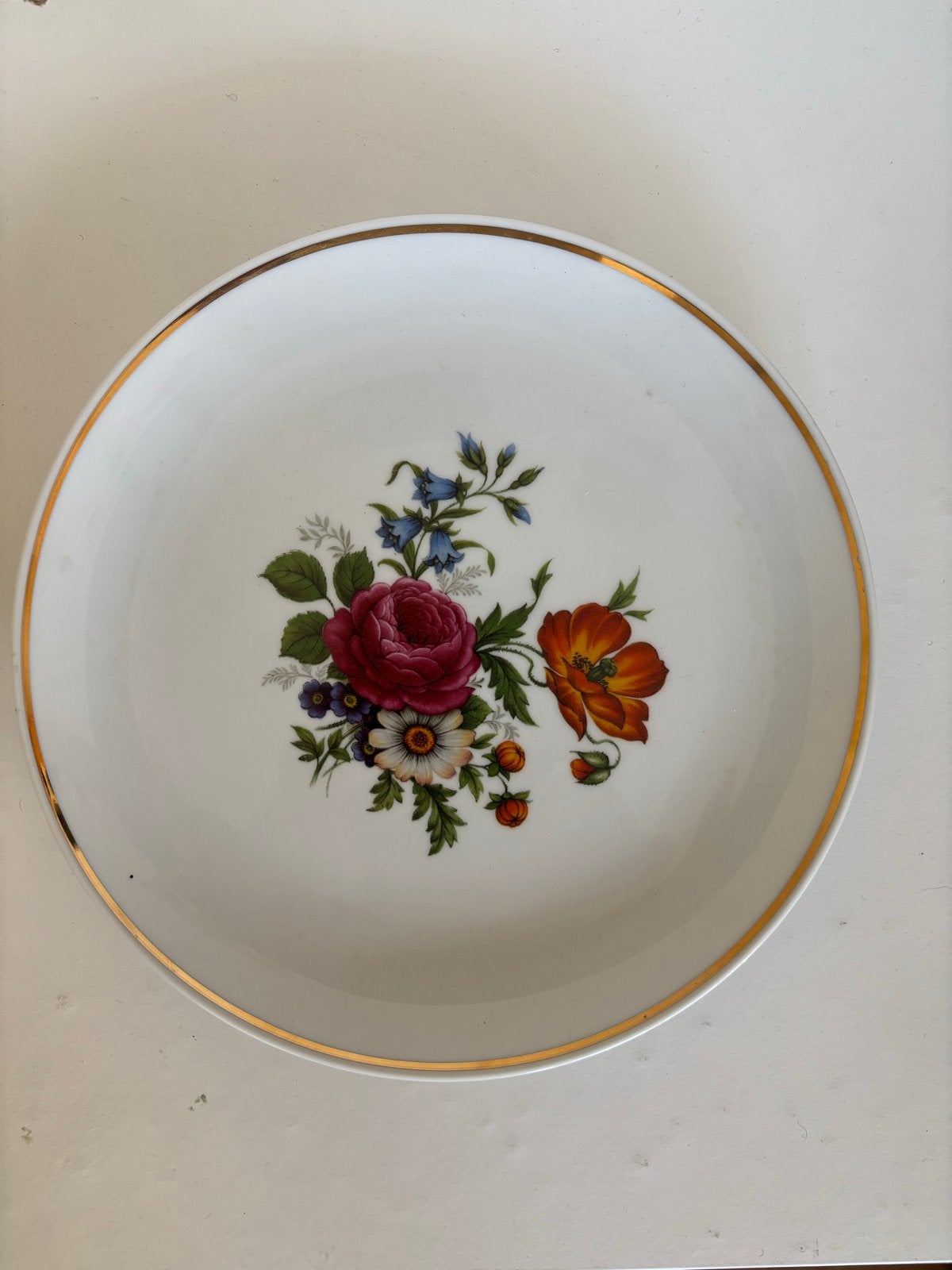 Vintage Fürstenberg bord met bloemmotief en gouden rand, Antiek en Kunst, Antiek | Porselein, Ophalen of Verzenden