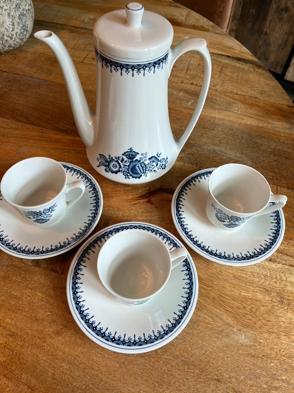 Royal sphinx koffie/theepot en 3 kop en schotels, Huis en Inrichting, Keuken | Servies, Ophalen of Verzenden, Zo goed als nieuw