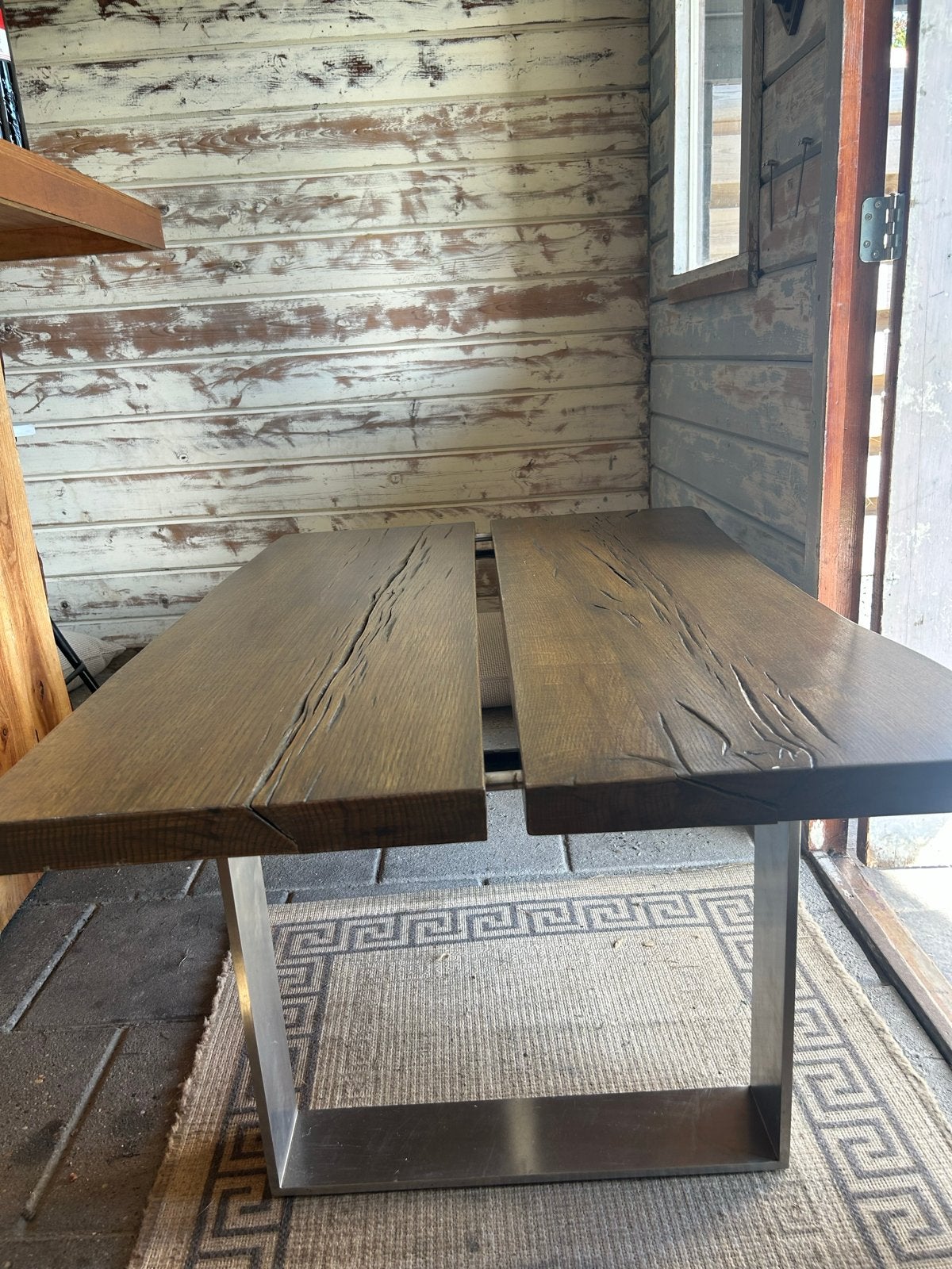 Unieke eikenhouten tafel met metalen onderstel, Ophalen, 100 tot 150 cm, Eikenhout, 50 tot 100 cm