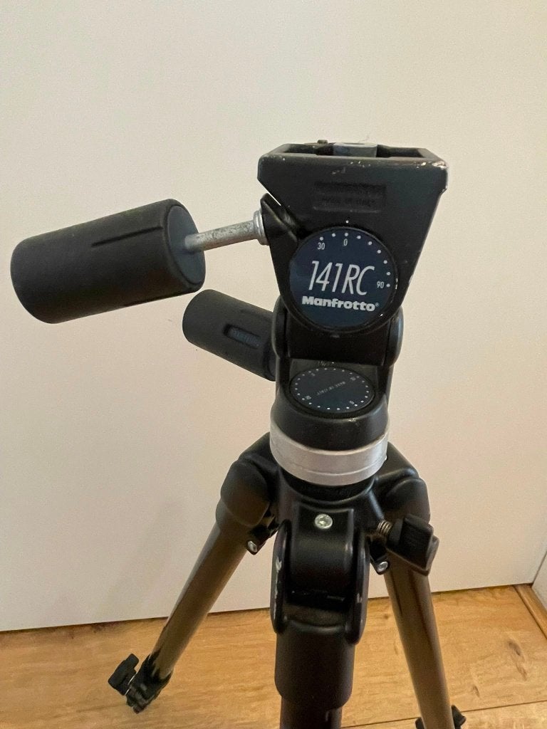 Manfrotto 144B Professional statief + 141RC 3-wegkop, Audio, Tv en Foto, Fotografie | Statieven en Balhoofden, Ophalen, Gebruikt