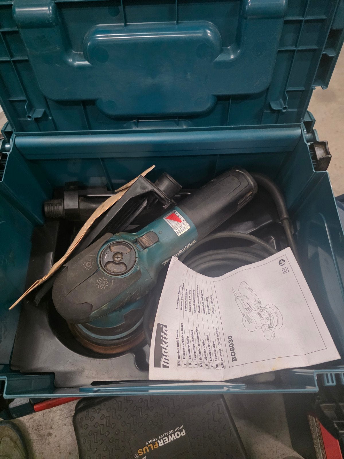 Makita BO6050 Excentrische Schuurmachine 750W, Doe-het-zelf en Verbouw, Gereedschap | Schuurmachines, Ophalen of Verzenden, Gebruikt