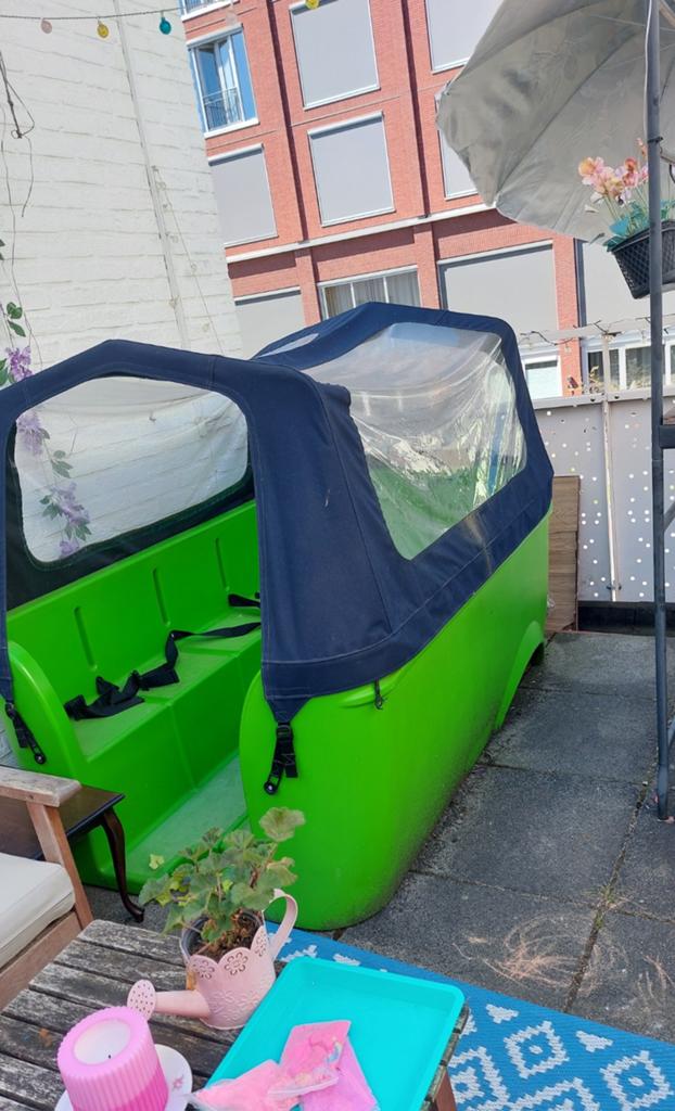 Oude Stint bak als speelhuisje, Ophalen