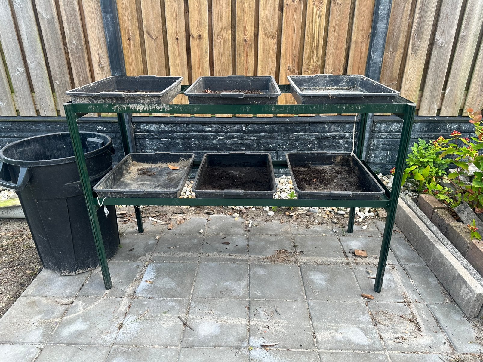 Stelling met bakken voor in een kas, Ophalen, Glas, Zo goed als nieuw, Aluminium