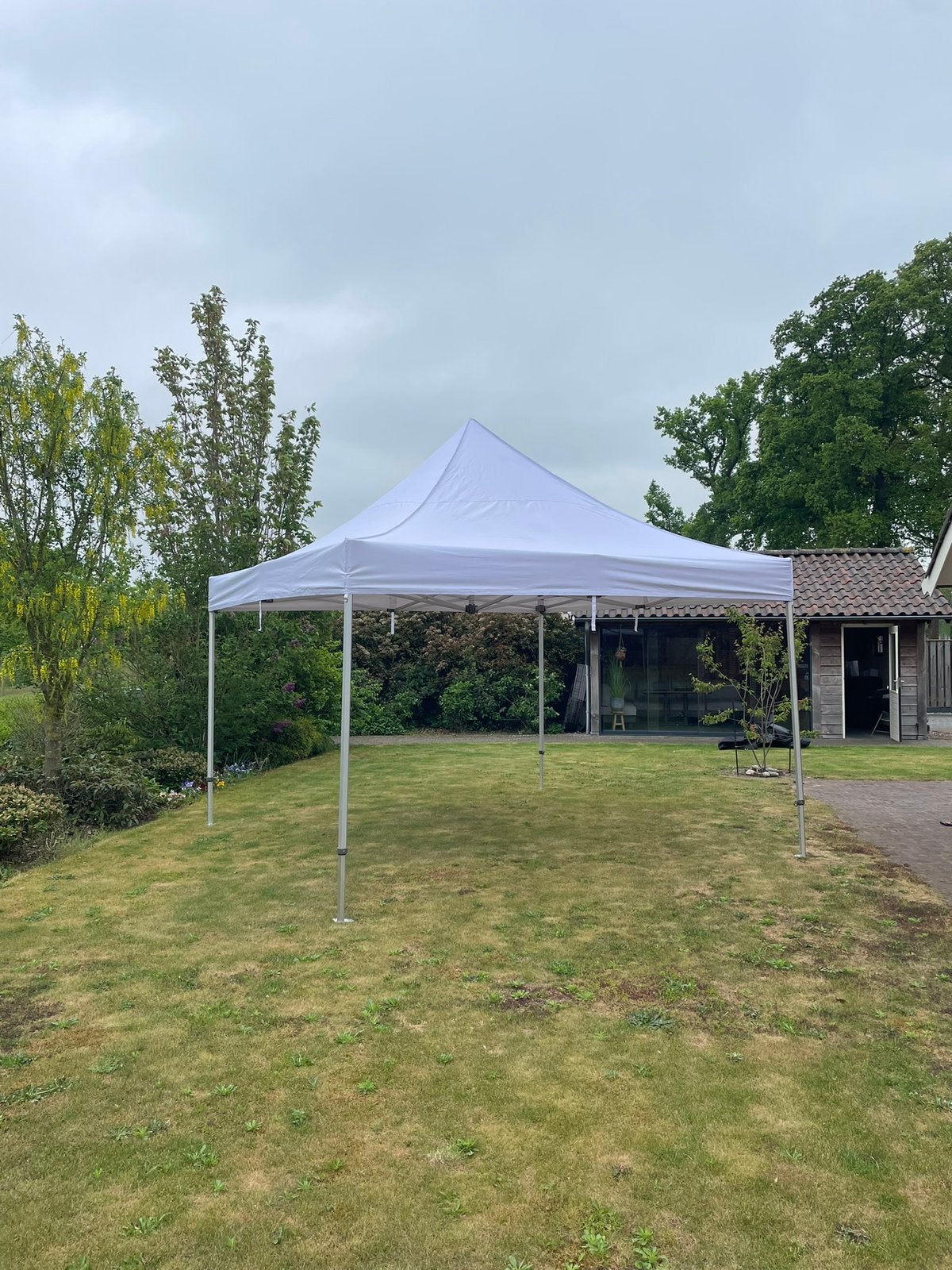 Professionele easy up partytent wit incl. zijwanden 4x4 ZGAN, Opvouwbaar, Partytent, Zo goed als nieuw, 4 tot 6 meter