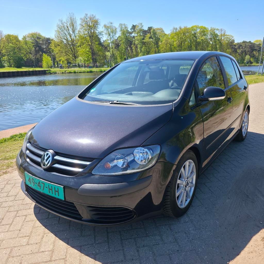 Volkswagen Golf Plus 1.6 FSI 2005 Zwart, Auto's, Stof, Zwart, 4 cilinders, Metallic lak