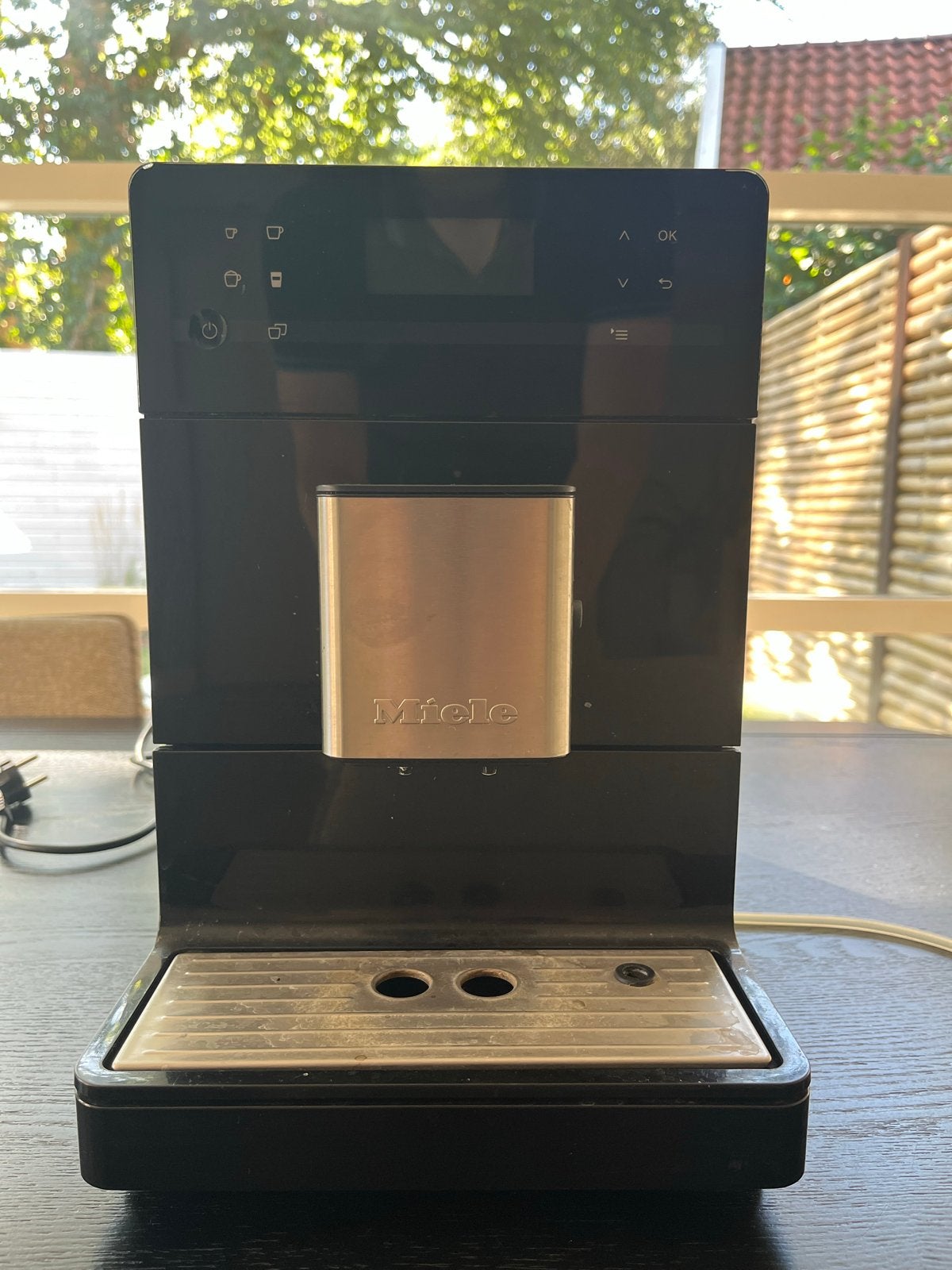 Miele Koffiemachine CM5400 - Zwart, Gebruikt (klein) defect, Witgoed en Apparatuur, Ophalen, Afneembaar waterreservoir, Gebruikt