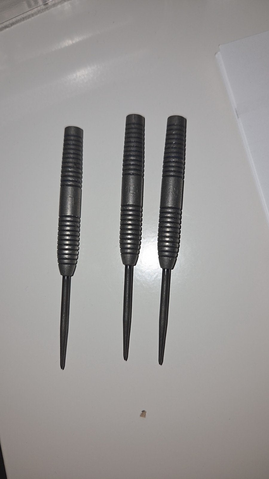 Zeldzaam setje Raymond van Barneveld Darts 24 gram, Sport en Fitness, Darts, Ophalen of Verzenden, Zo goed als nieuw, Pijlen