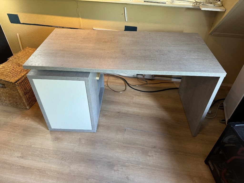 Bureau, Ophalen, Gebruikt, Demontabel, Spaanplaat of MDF