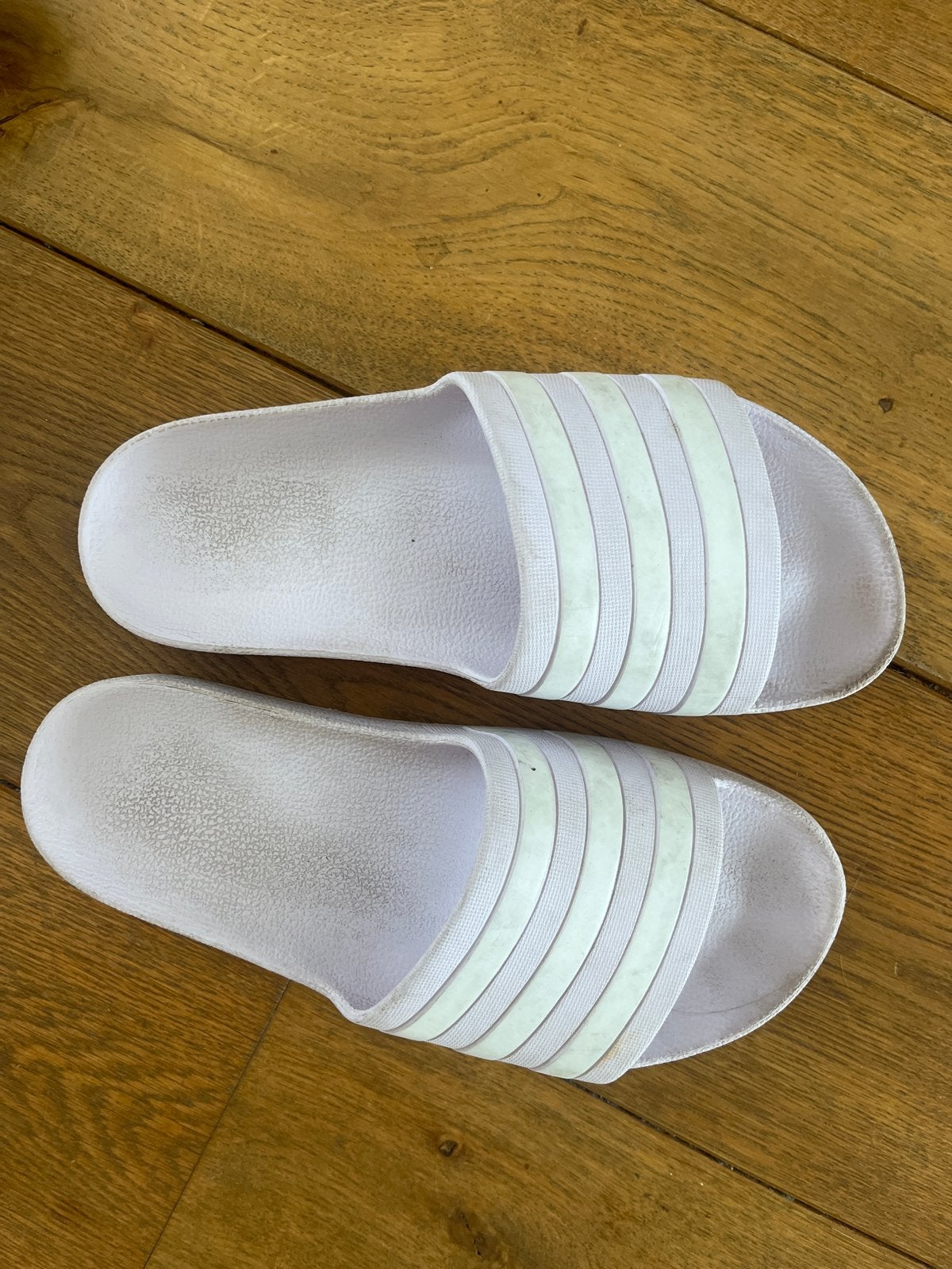 Adidas Adilette slippers, Ophalen, Gedragen, Wit, Slippers