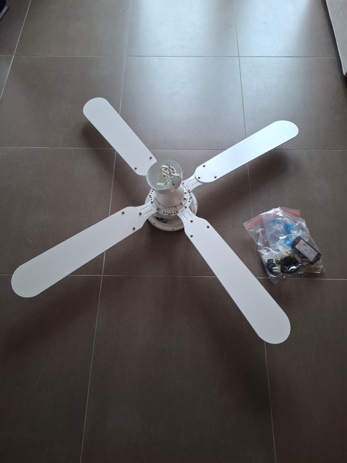 Qazqa fanattic plafondventilator met lamp, Ophalen, Ventilator met afstandsbediening, Zo goed als nieuw, Plafondventilator