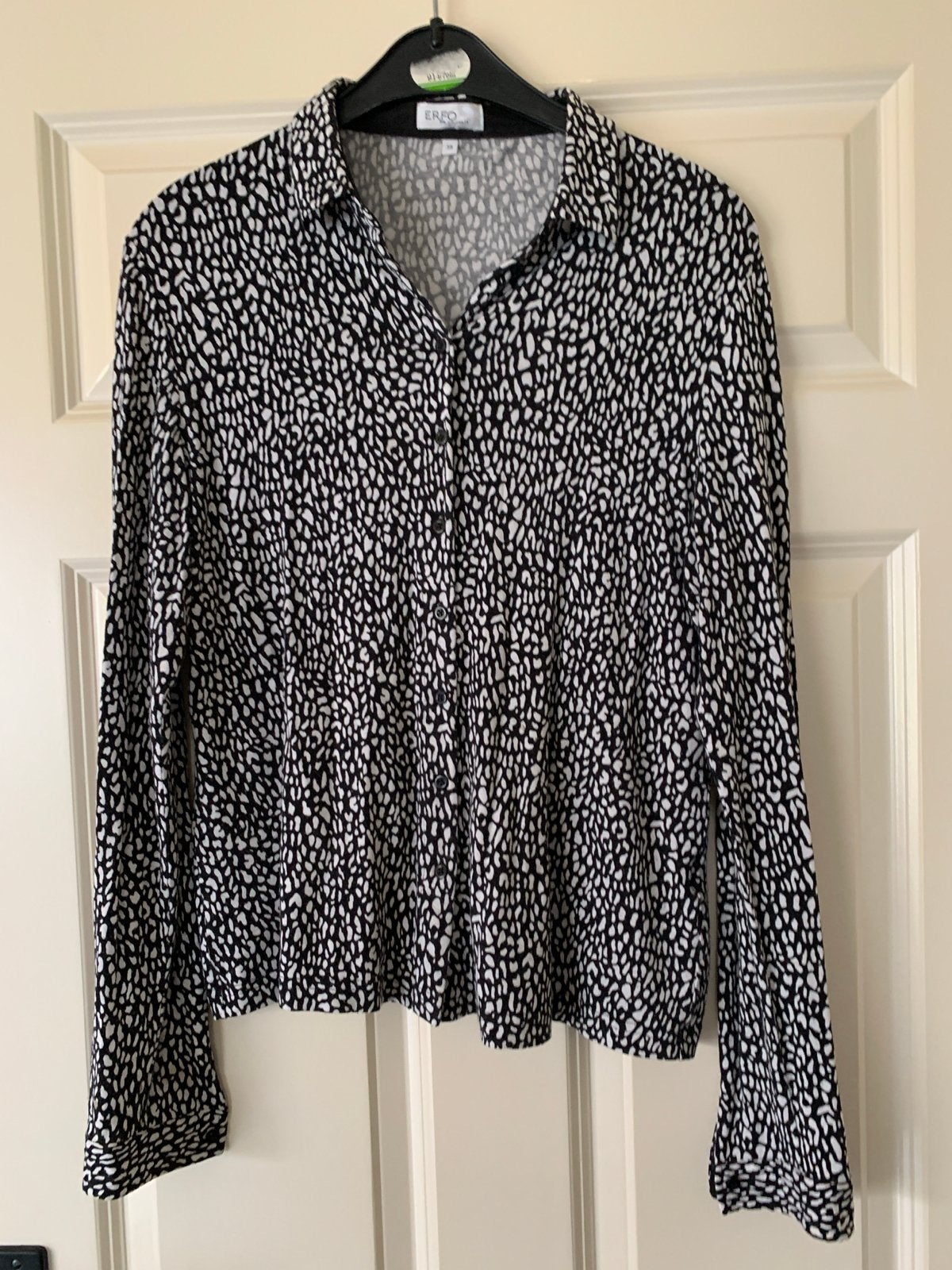 ERFO Blouse met dierenprint - Maat 38, Ophalen of Verzenden, Zo goed als nieuw, Maat 38/40 (M), Zwart