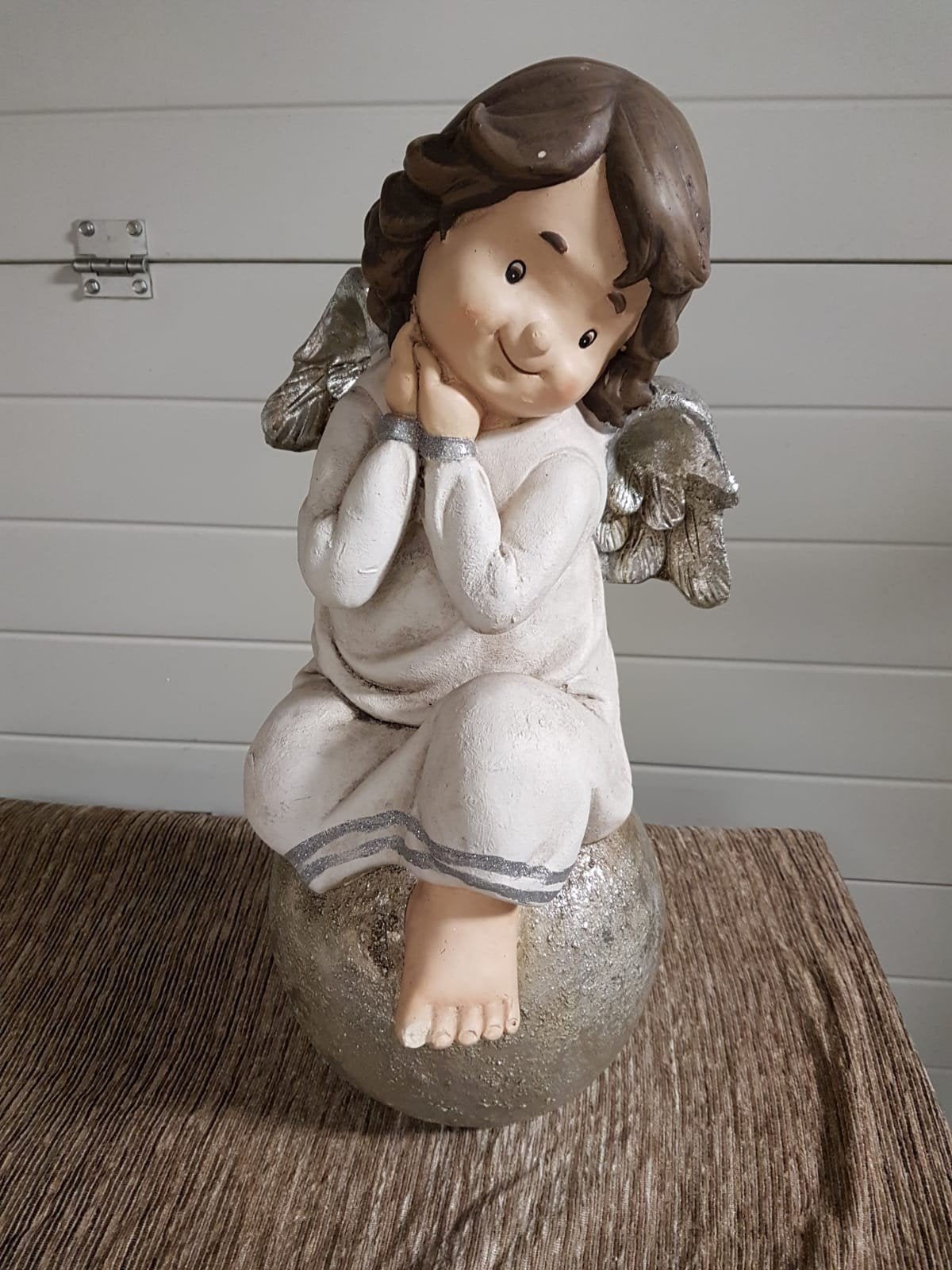 mooie grote kerst engel zittend op bol hoog 57cm let op, Diversen, Ophalen, Gebruikt