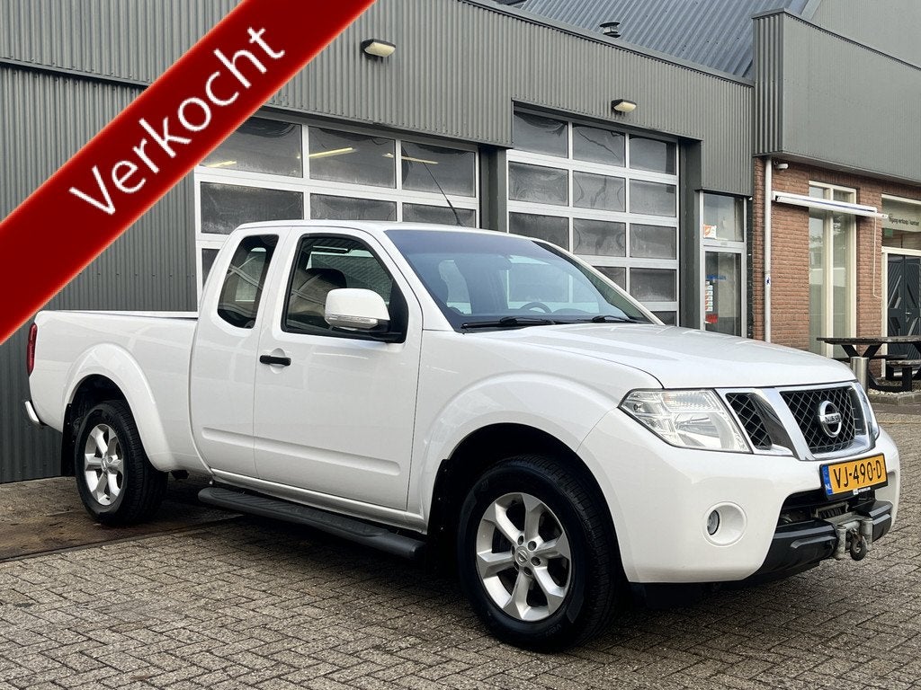 Nissan Navara 2.5 dCi SE King Cab Airco Cruise controle Trek, Auto's, Nissan, Euro 5, Stof, Gebruikt, Wit