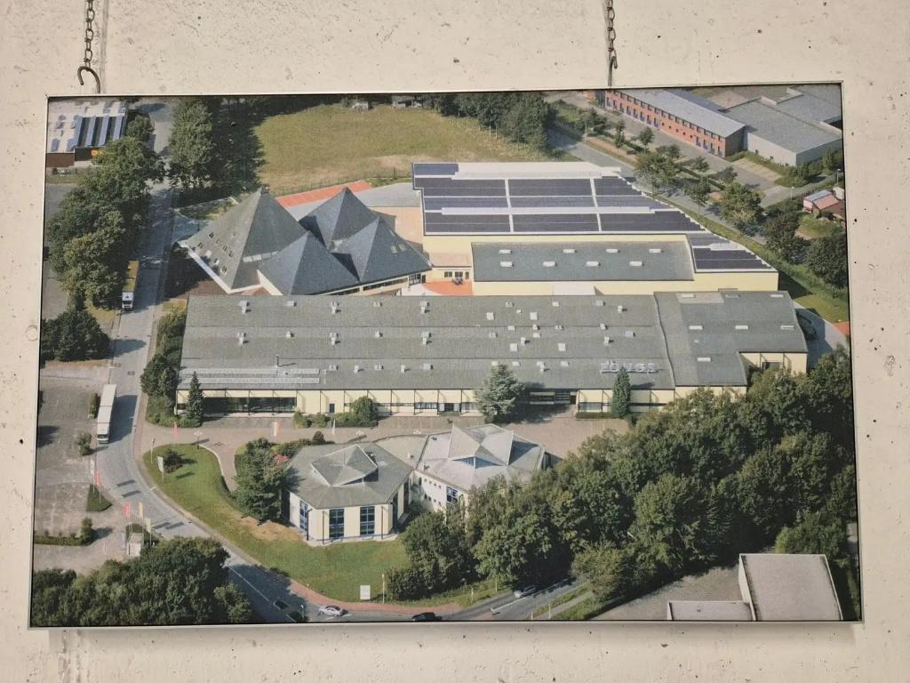 Bedrijfsruimte Opslag Kantoorruimtes te Huur, 1000-11000 m2, 11000 m², Huur, Winkelruimte