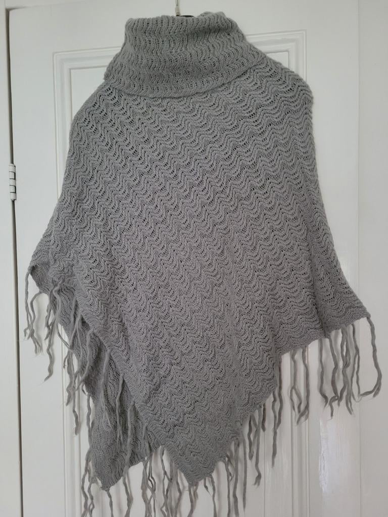Mooie poncho te koop!, Onbekend, Ophalen of Verzenden, Zo goed als nieuw