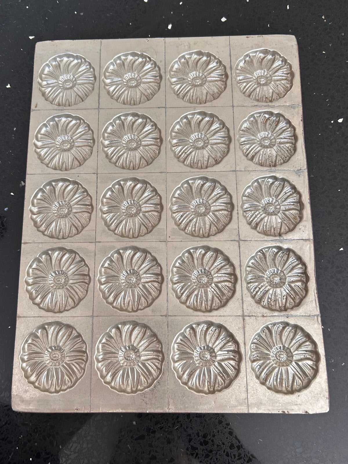 Antieke metalen chocoladevorm van de Vormenfabriek tilburg, Ophalen of Verzenden, Zo goed als nieuw, Metaal