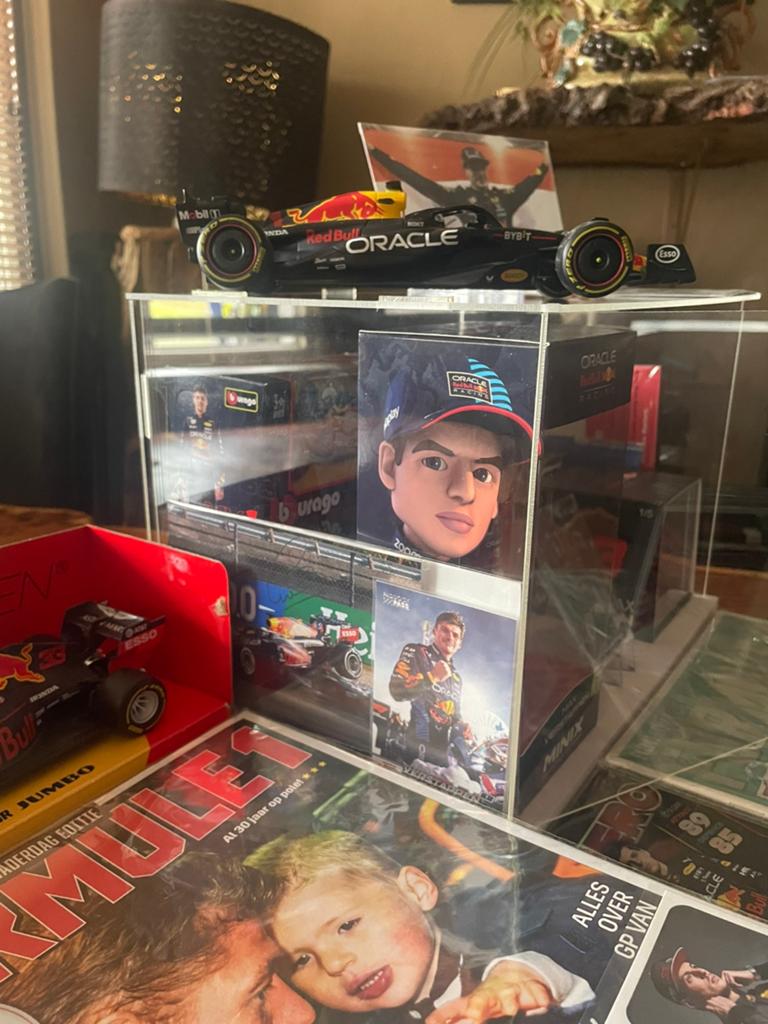 Vitrinekastje (nieuw) met Max Verstappen accessoires, Ophalen, Zo goed als nieuw, Formule 1