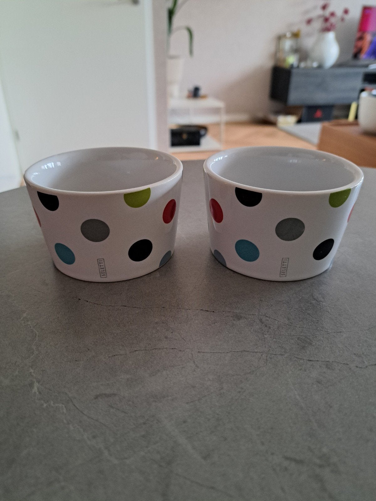 Seletti kommetjes met gekleurde stippen, 2 stuks, Overige merken, Ophalen of Verzenden, Zo goed als nieuw, Kom(men)