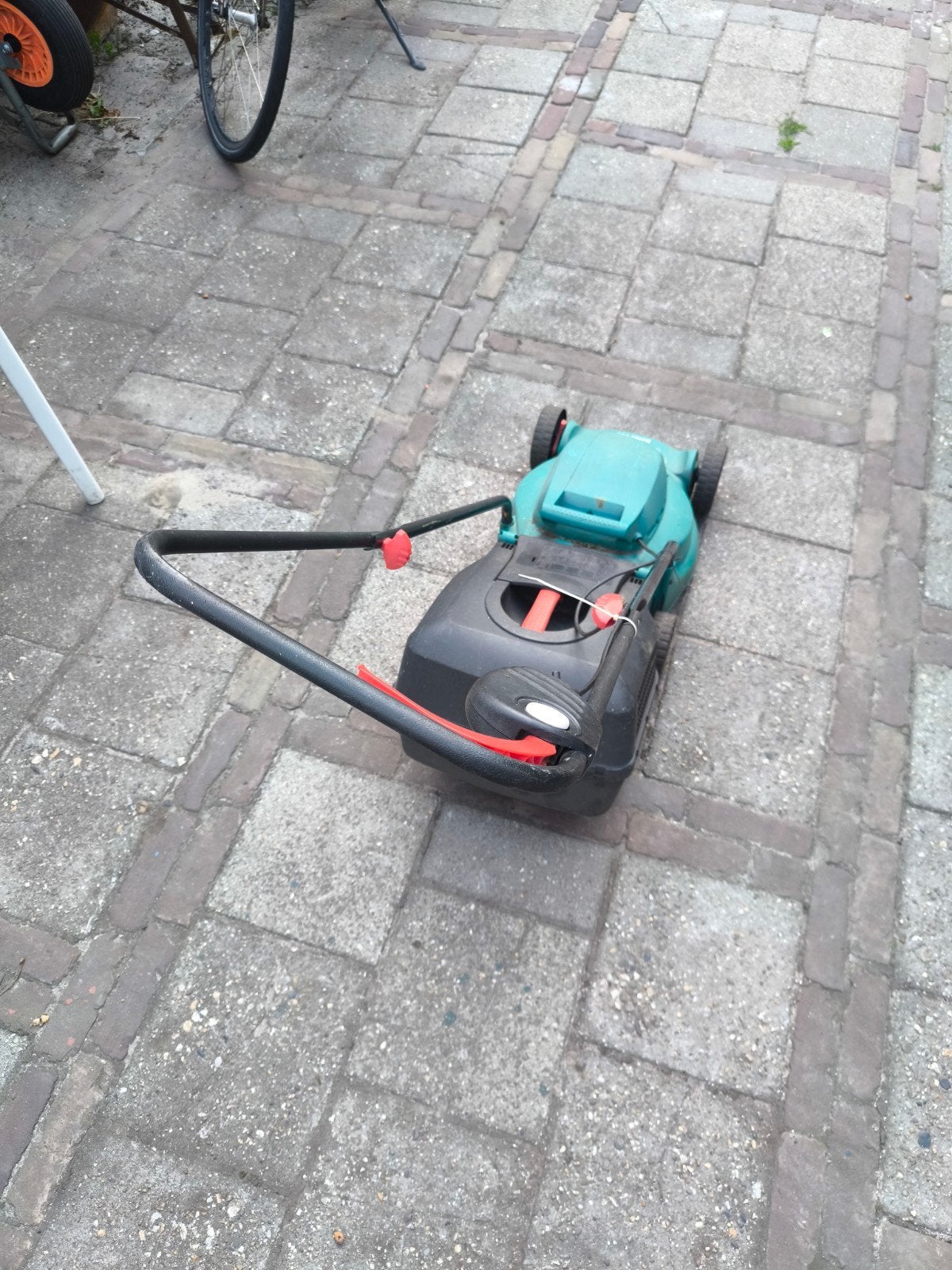 Bosch Rotak 320 Elektrische Grasmaaier, Tuin en Terras, Grasmaaiers, Gebruikt, Elektrische grasmaaier, 30 t/m 39 cm, Cirkelmaaier