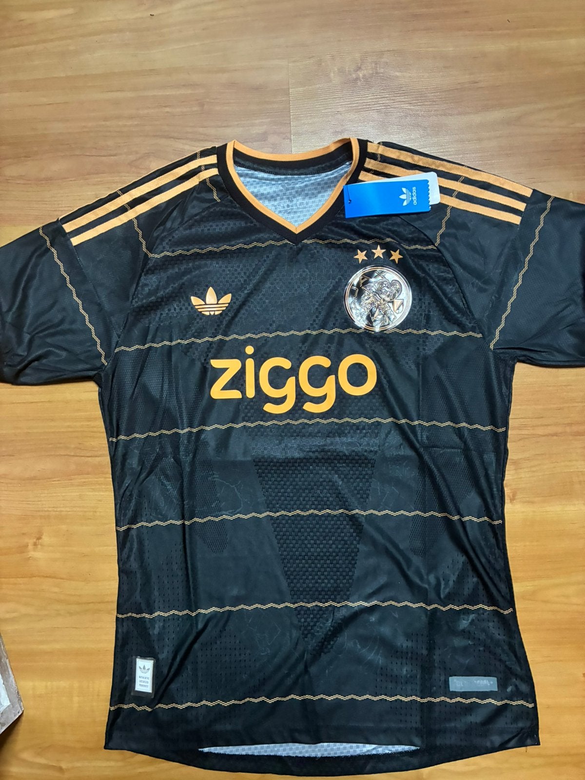 Ajax 3e Shirt 2025/2026 Zwart/Goud - Player Version (Nieuw), Ophalen of Verzenden, Nieuw, Shirt