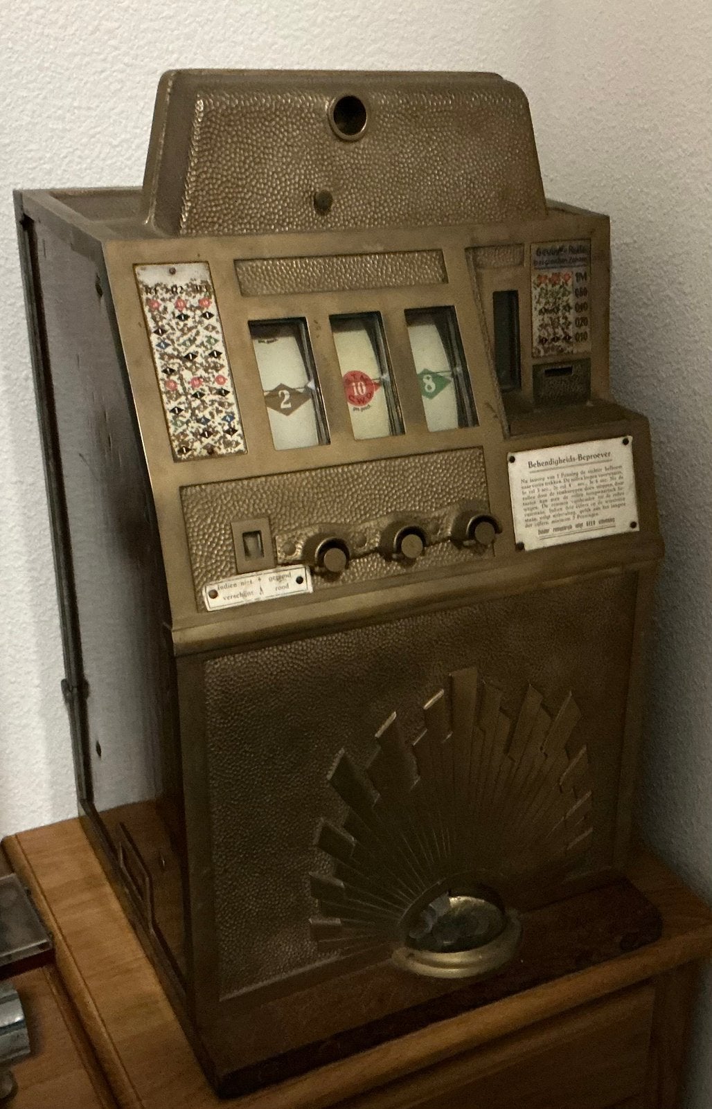 Antieke speel automaat / slotmachine 1933 museumwaardig, Overige munten, Ophalen, Gebruikt, Met sleutels