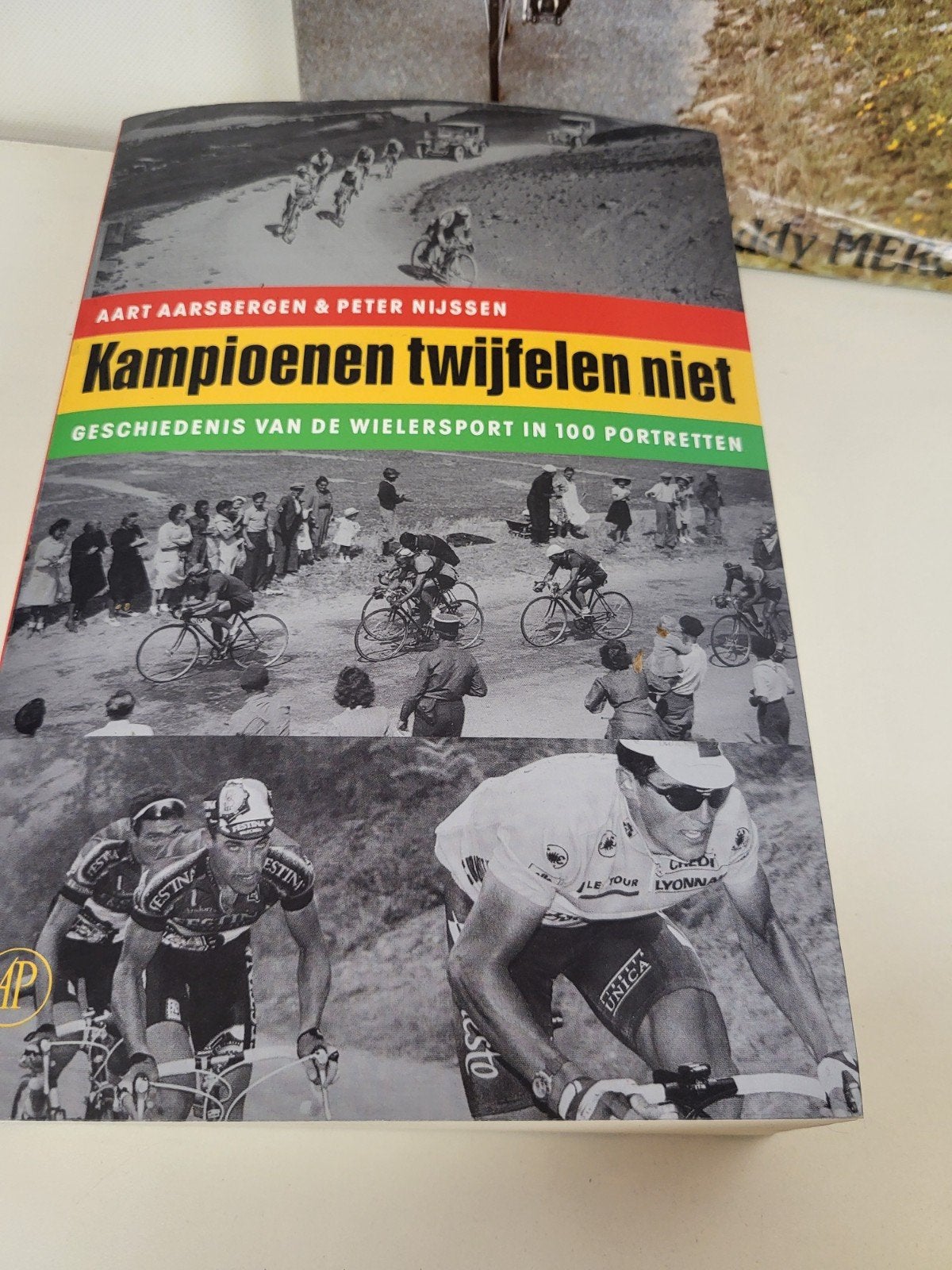 P. Nijssen - Kampioenen twijfelen niet, P. Nijssen; A. Aarsbergen, Ophalen of Verzenden, Zo goed als nieuw, Balsport
