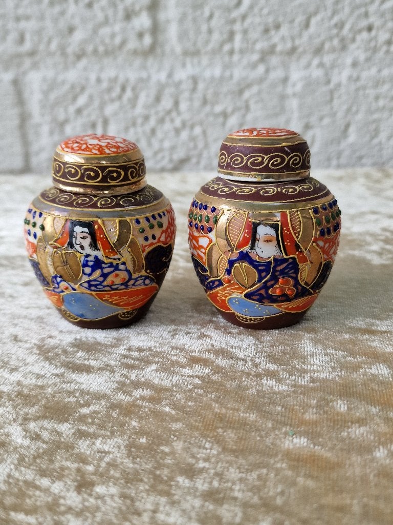 Vintage Japanse Satsuma Moriage Mini Gemberpotjes Set, Ophalen of Verzenden