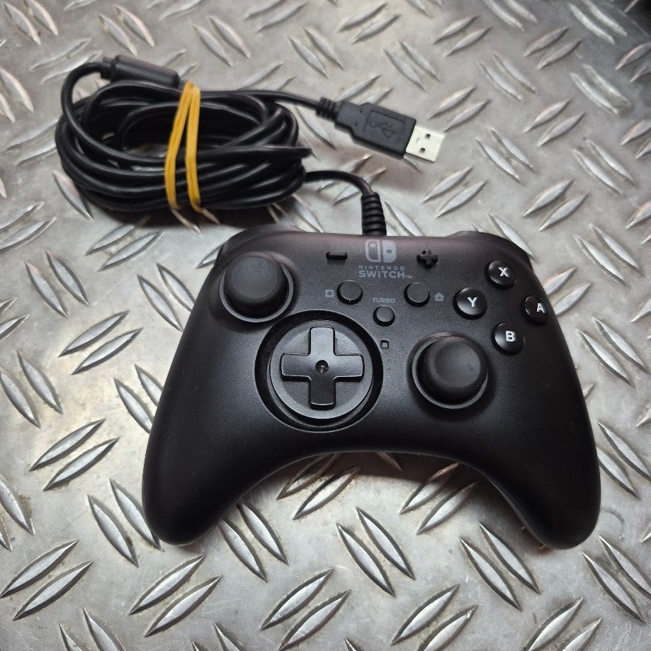 Nintendo Switch Wired Controller Zwart - Hori - Met garantie, Ophalen of Verzenden, Zo goed als nieuw, X, X