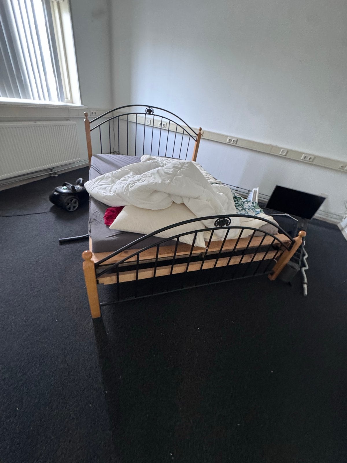 Gratis bed 210x160 met frame en matrassen, Ophalen, Gebruikt, 210 cm, Tweepersoons