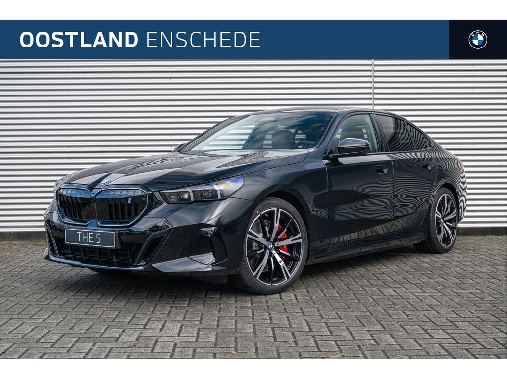 BMW i5 eDrive40 M Sport / Panoramadak / Trekhaak / Parking A, Auto's, BMW, Bedrijf, Te koop, i5, Airconditioning, Alarm, Automatische klimaatregeling